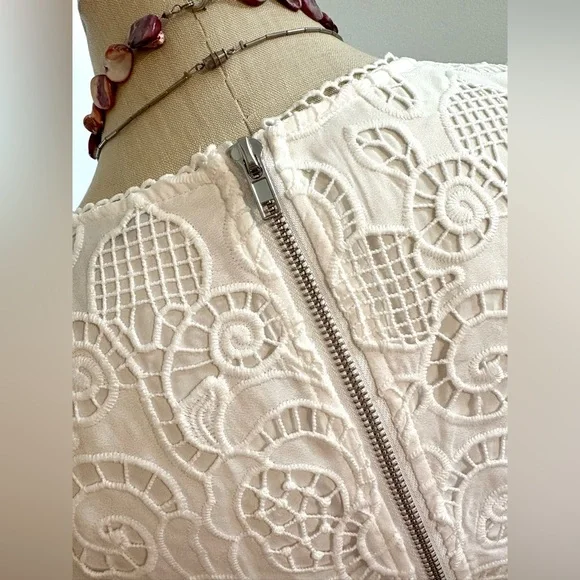 NWT XS White Lace Eyelet Embroidery Aqua Crop Top - Picture 6 of 7